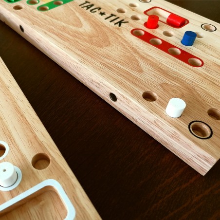 jeu de Tac Tik en bois, jeu de société familial hévéa marque française Ledelirant