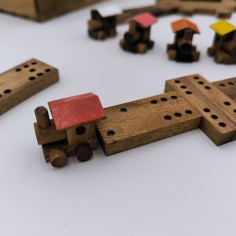 Coffret en bois massif d'acacia ouvert - jeu Train Mexicain LEDELIRANT 2